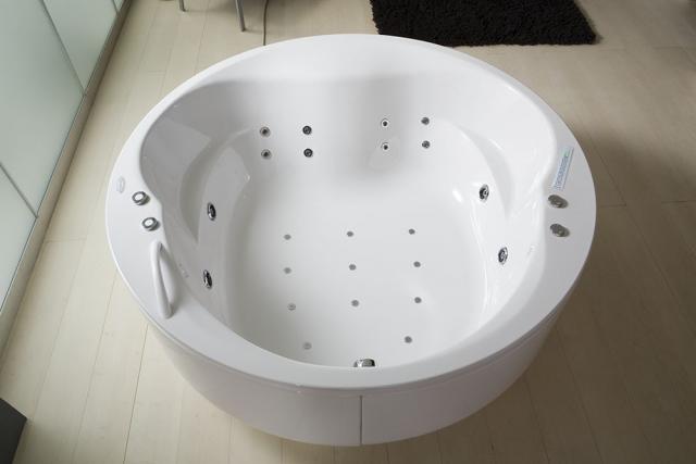 Гидромассажная ванна круглой формы